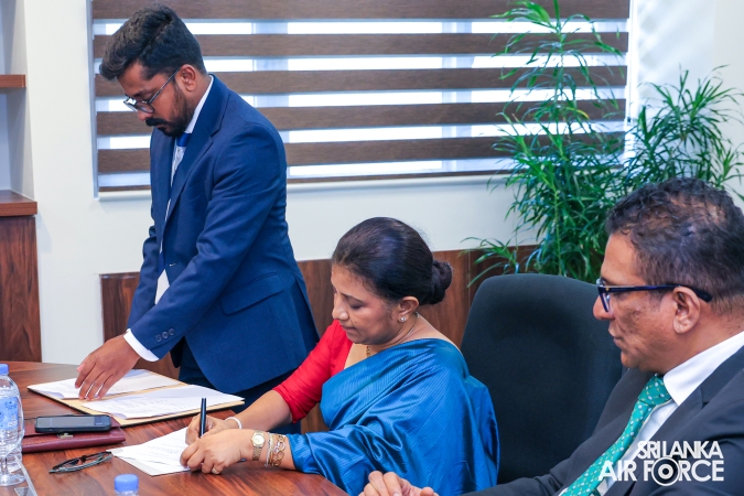 SLAF SIGNS MOU WITH BROWNS EV AND LOLC FINANCE TO PROVIDE ELECTRIC VEHICLES AT CONCESSIONARY RATES