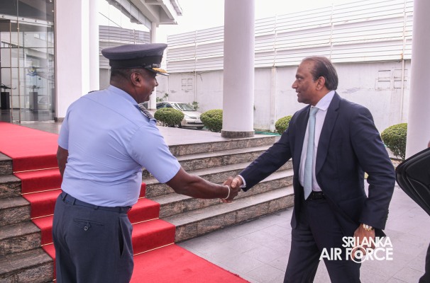 SLAF SIGNS THE MEMORANDUM UNDERSTANDING (MOU) WITH SRI LANKAN
AIRLINES