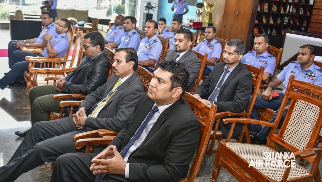 SLAF SIGNS THE
MEMORANDUM UNDERSTANDING (MOU) WITH SRI LANKAN AIRLINES