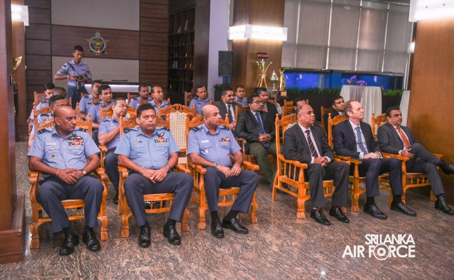 SLAF SIGNS THE MEMORANDUM UNDERSTANDING (MOU) WITH SRI LANKAN
AIRLINES