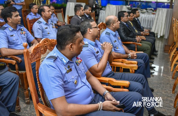 SLAF SIGNS THE
MEMORANDUM UNDERSTANDING (MOU) WITH SRI LANKAN AIRLINES