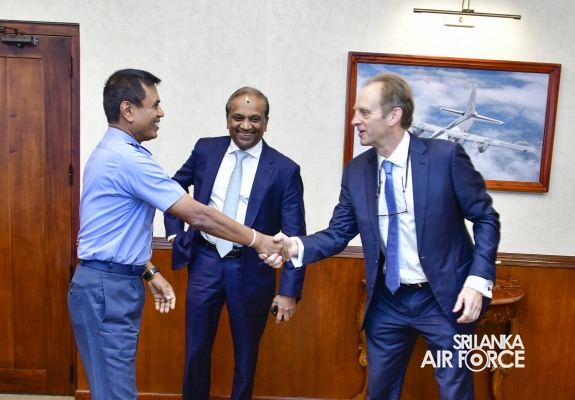SLAF SIGNS THE MEMORANDUM UNDERSTANDING (MOU) WITH SRI LANKAN
AIRLINES