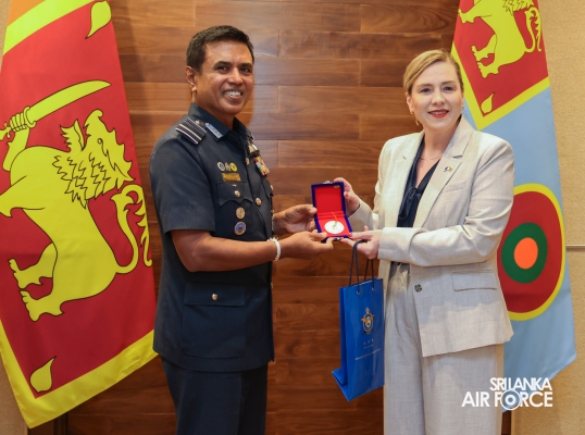 AUSTRALIAN OFFICIALS COMPLETE LEGAL TRANSFER OF BEECHCRAFT KING AIR 350 TO SRI LANKA AIR FORCE