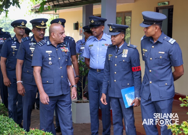 COMMANDER'S INSPECTION OF SLAF STATION MORAWEWA