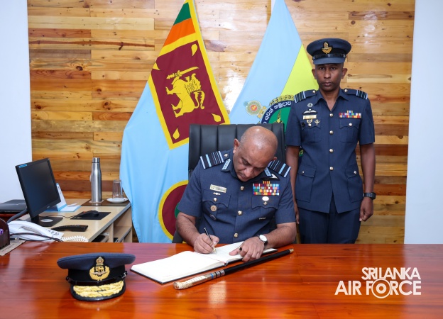 COMMANDER'S INSPECTION OF SLAF STATION MORAWEWA