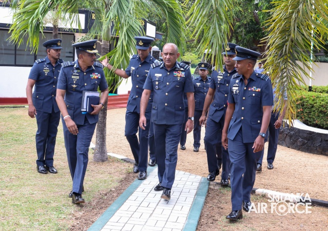 COMMANDER'S INSPECTION OF SLAF STATION MORAWEWA