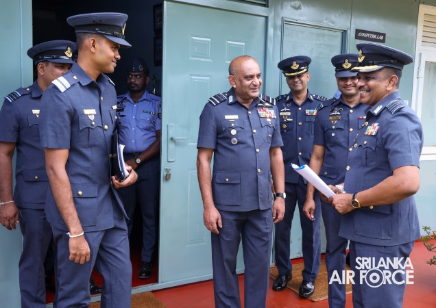 COMMANDER'S INSPECTION OF SLAF STATION MORAWEWA