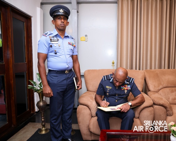 COMMANDER'S INSPECTION OF SLAF STATION MORAWEWA