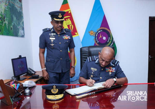 COMMANDER'S INSPECTION OF SLAF STATION MORAWEWA