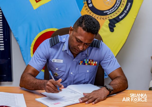 CHANGE OF COMMAND AT MTROW SLAF BASE KATUNAYAKE