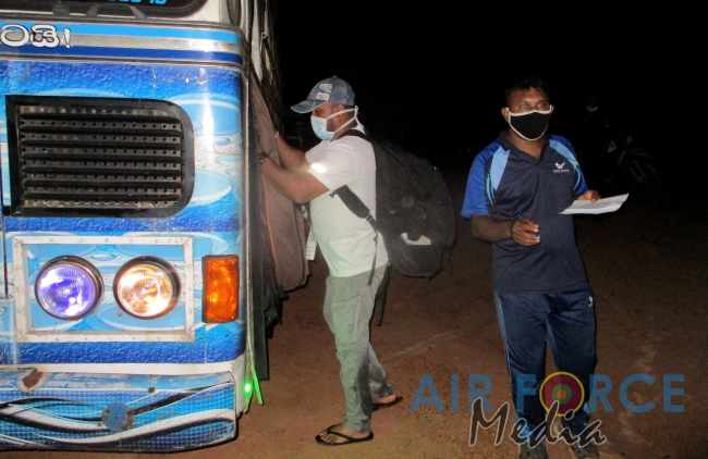 219 Civilians Quarantined at the Mullaitivu SLAF Quarantine Centre Leave for Homes