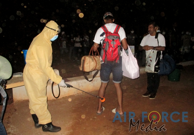 219 Civilians Quarantined at the Mullaitivu SLAF Quarantine Centre Leave for Homes