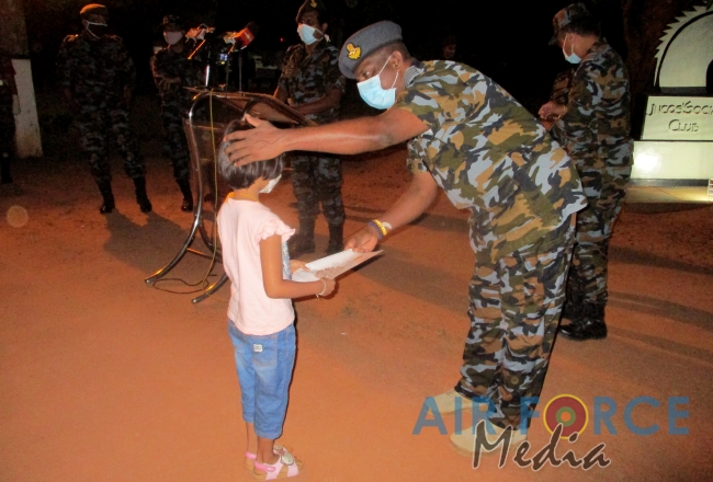 219 Civilians Quarantined at the Mullaitivu SLAF Quarantine Centre Leave for Homes