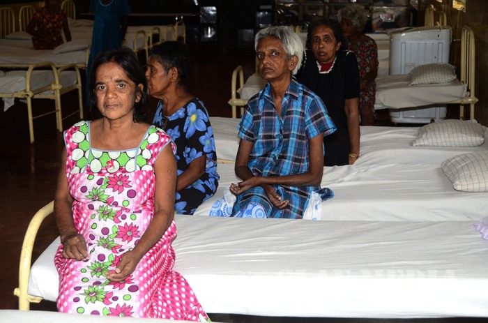 Sri Lanka Air Force Station Colombo visits ward No 3 of Mulleriyawa Hospital