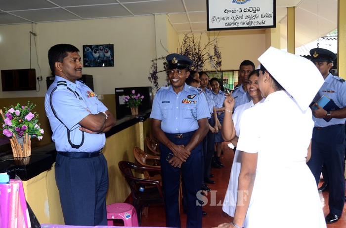 Sri Lanka Air Force Station Colombo visits ward No 3 of Mulleriyawa Hospital