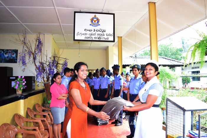 TTS Ekala visits ward No 3 of Mulleriyawa Hospital