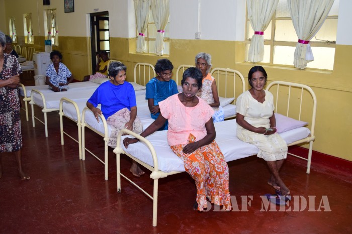 TTS Ekala visits ward No 3 of Mulleriyawa Hospital