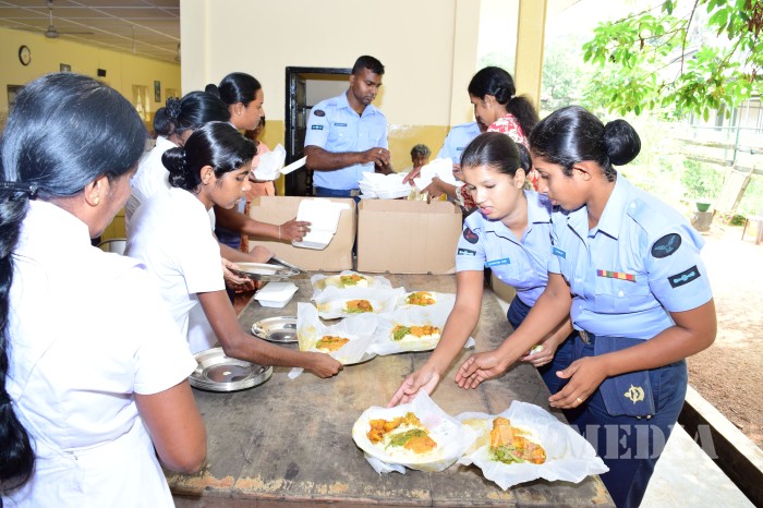 TTS Ekala visits ward No 3 of Mulleriyawa Hospital