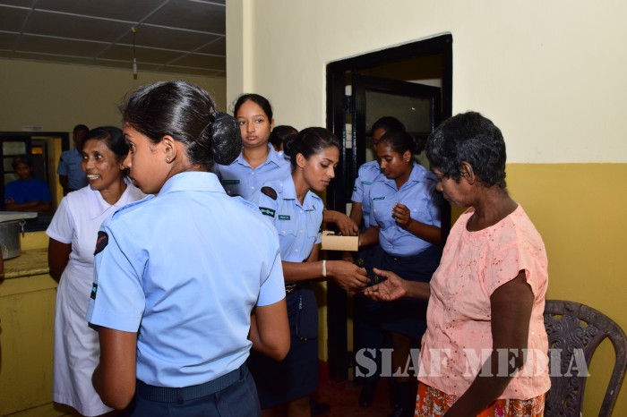 TTS Ekala visits ward No 3 of Mulleriyawa Hospital