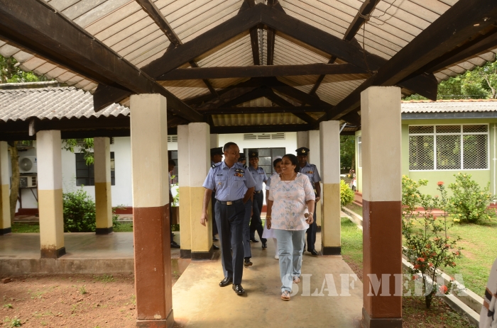 SLAF SVU Visits Ward No 03 of Mulleriyawa Hospital