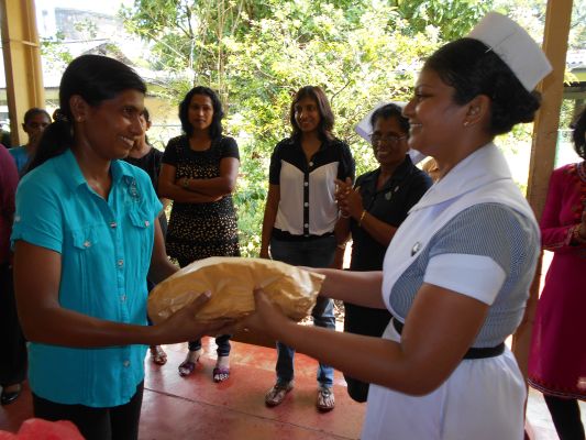 Visit to the Ward No 03 at Mulleriyawa Hospital by Sri Lanka Air
Force Base Hingurakgoda
