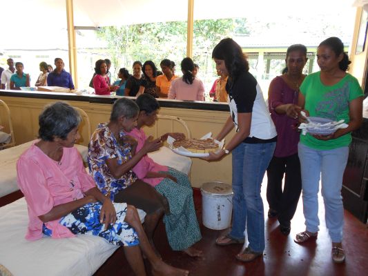 Visit to the Ward No 03 at Mulleriyawa Hospital by Sri Lanka Air
Force Base Hingurakgoda