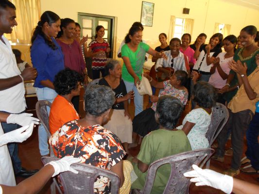 Visit to the Ward No 03 at Mulleriyawa Hospital by Sri Lanka Air
Force Base Hingurakgoda