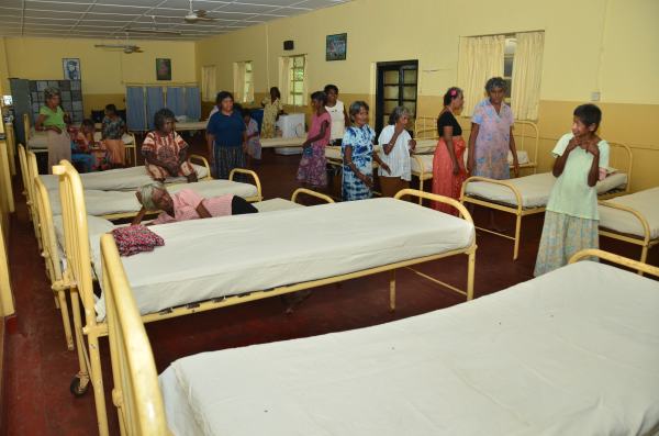 Visit to
Ward no. 3 of Mulleriyawa Hospital