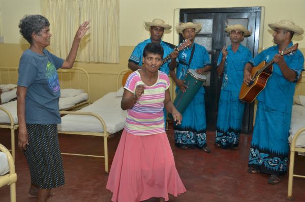 Visit to
Ward no. 3 of Mulleriyawa Hospital