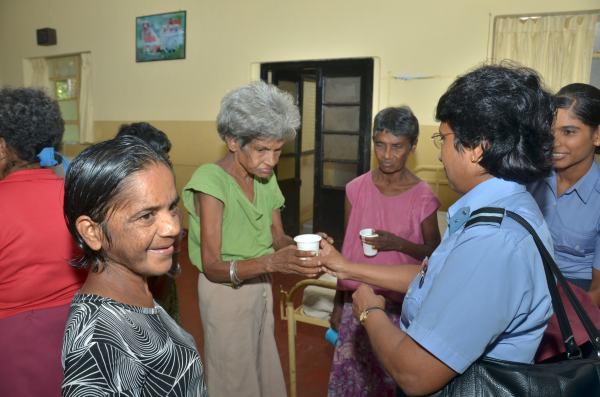 Visit to
Ward no. 3 of Mulleriyawa Hospital