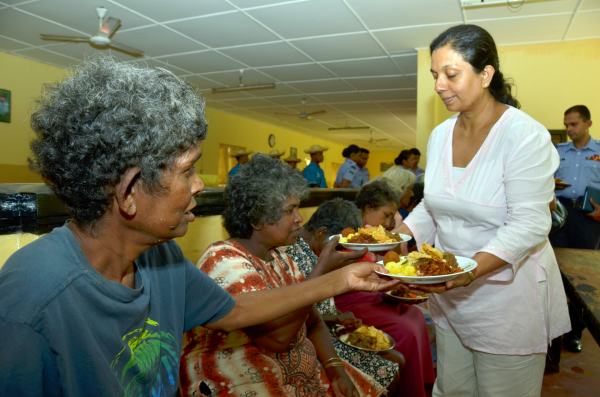 Visit to
Ward no. 3 of Mulleriyawa Hospital