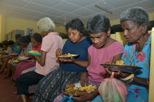Visit to
Ward no. 3 of Mulleriyawa Hospital