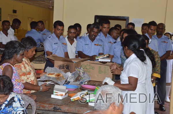 Visit to the Ward No 03 at Mulleriyawa Hospital by SLAF Base Anuradhapura