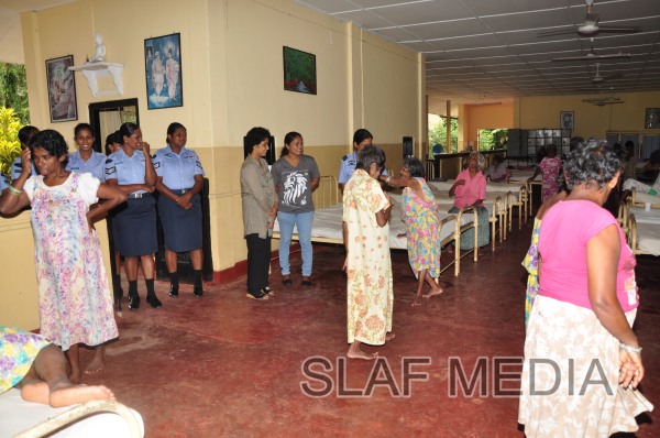 TTS Ekala visits ward No 3 of Mulleriyawa Hospital