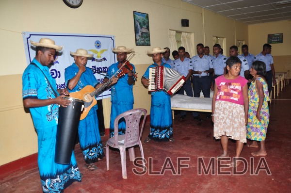 TTS Ekala visits ward No 3 of Mulleriyawa Hospital
