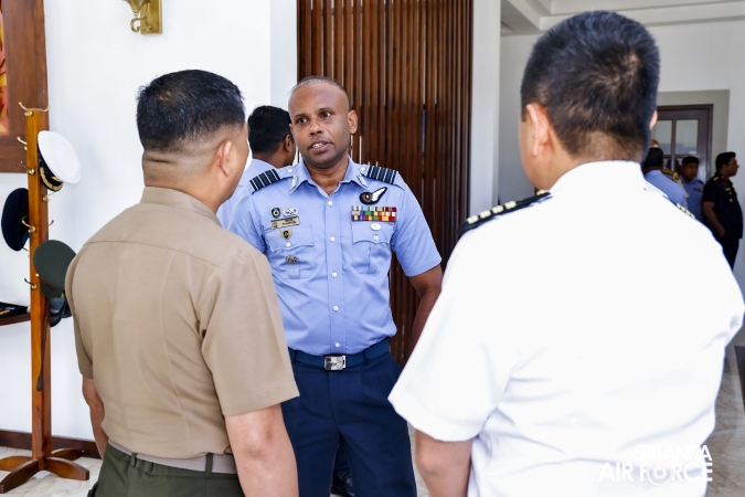 AUSTRALIAN DEFENCE COLLEGE DELEGATION VISITS AIR FORCE MUSEUM AT SRI LANKA AIR FORCE BASE RATHMALANA