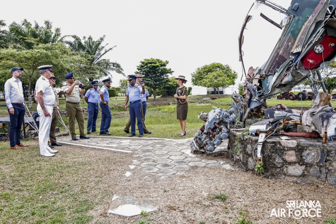 AUSTRALIAN DEFENCE COLLEGE DELEGATION VISITS AIR FORCE MUSEUM AT SRI LANKA AIR FORCE BASE RATHMALANA