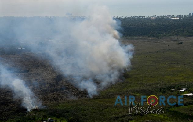 SLAF Assists in Dousing Fire at Muthrajawela