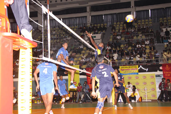 මන්චී සුපර් ලීග් පිරිමි වොලිබෝල් අනුශූරතාවය ගුවන් හමුදාවට... Thrilling Service Finals