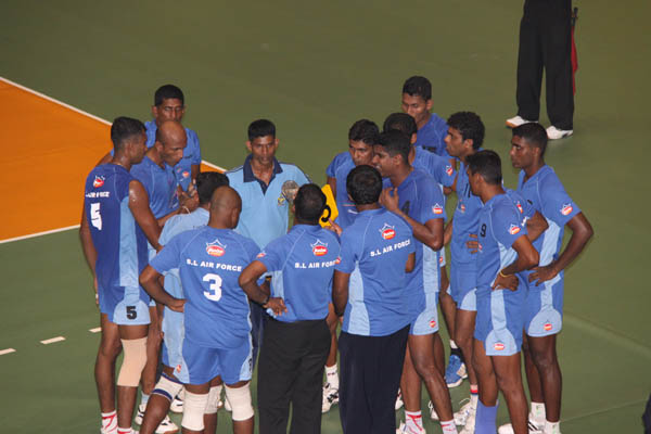 මන්චී සුපර් ලීග් පිරිමි වොලිබෝල් අනුශූරතාවය ගුවන් හමුදාවට... Thrilling Service Finals
