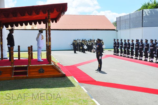 New Navy Chief Calls on the Commander of the Air Force