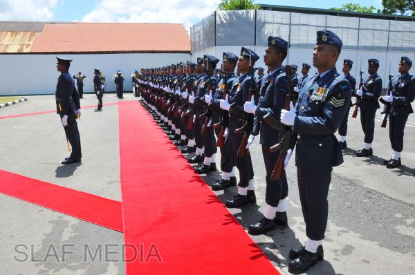New Navy Chief Calls on the Commander of the Air Force