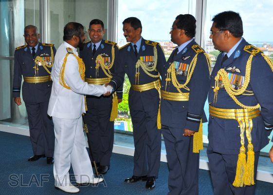 New Navy Chief Calls on the Commander of the Air Force