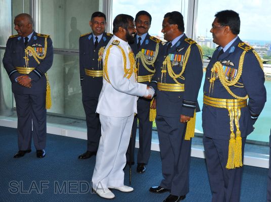 New Navy Chief Calls on the Commander of the Air Force