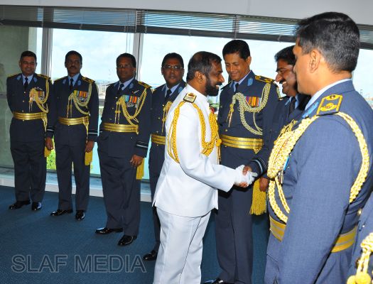 New Navy Chief Calls on the Commander of the Air Force