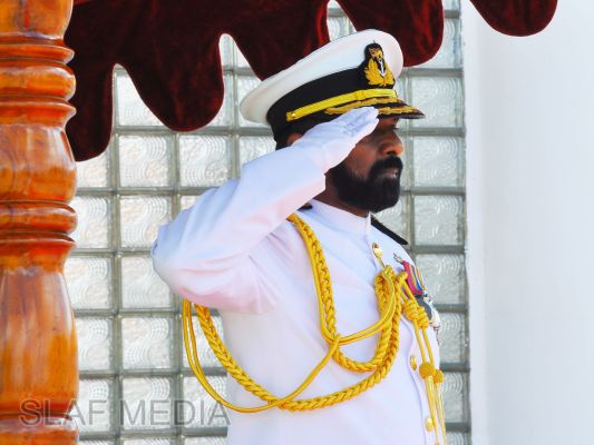New Navy Chief Calls on the Commander of the Air Force