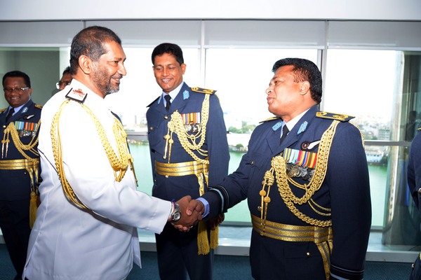 New Navy
Chief Meets Commander of the Air force Head