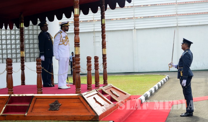 New Navy Commander Calls on the Commander of the Air Force