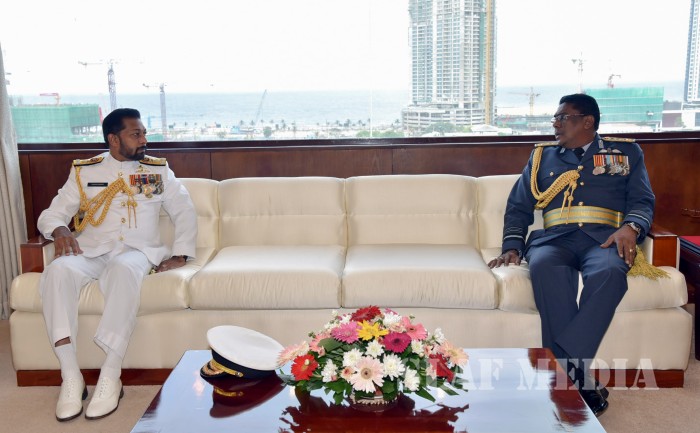 New Navy Commander Calls on the Commander of the Air Force