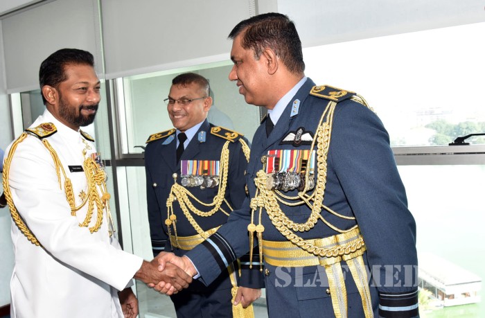New Navy Commander Calls on the Commander of the Air Force